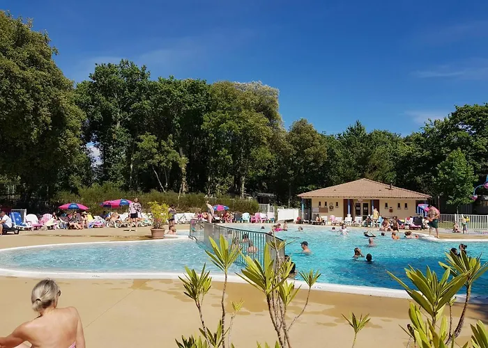 4 Star Village Cozy Chalet Near Beach